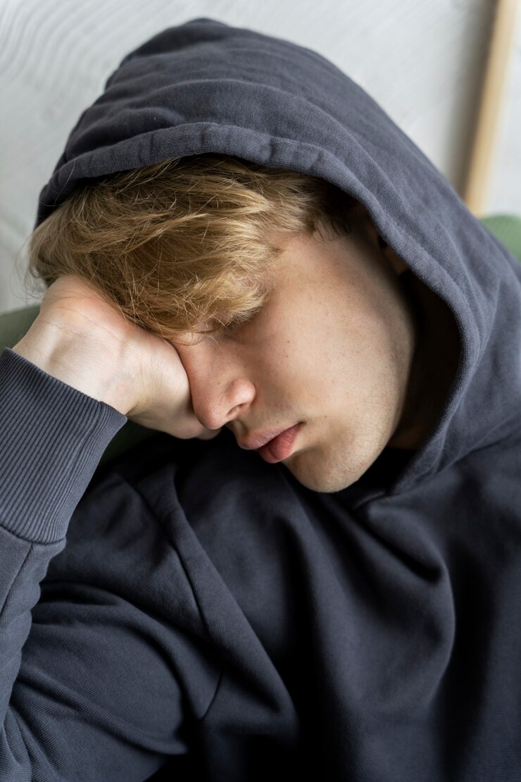 Zdarma Fotografie young adult sleeping around the house
