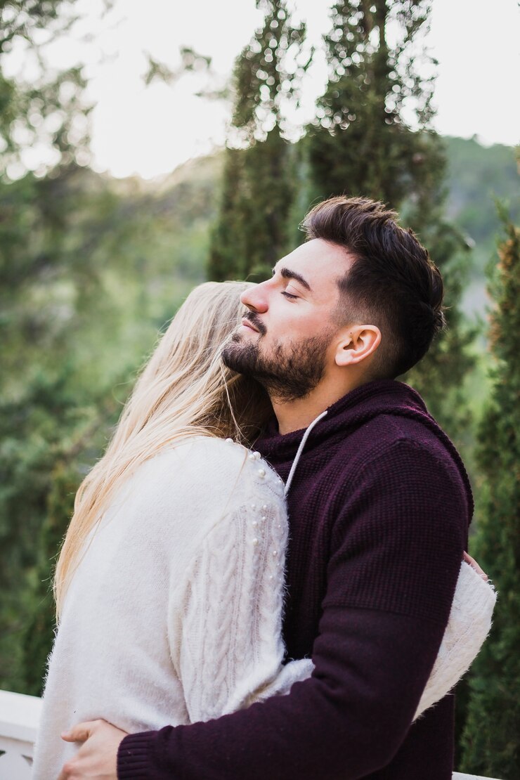 Zdarma Fotografie young woman and handsome man embracing