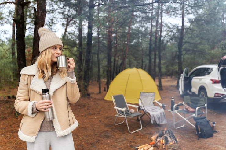 Zdarma Fotografie young woman drinking water while camping