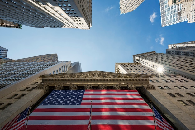A Bolsa de Valores de Nova York em Wall Street, na cidade de Nova York.