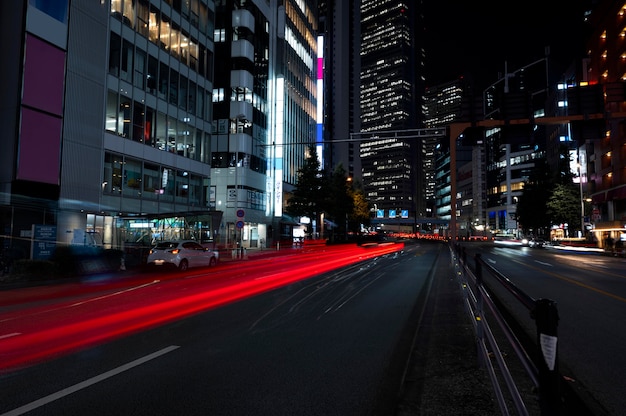 Foto grátis a cidade brilha nas ruas à noite