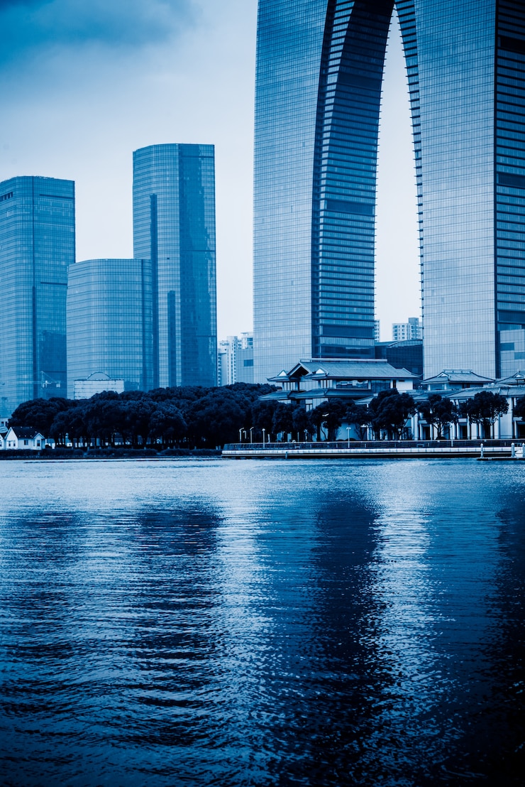 Foto grátis a porta do oriente pelo lago jinji