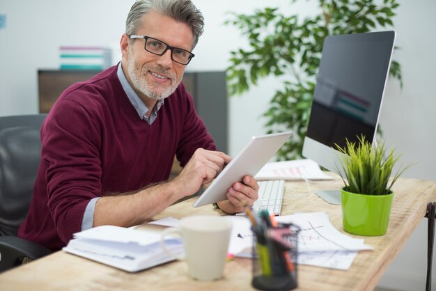 A tecnologia moderna é muito útil no trabalho