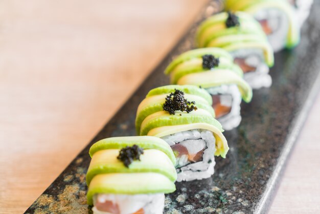 abacates gourmet placa rolo de sushi
