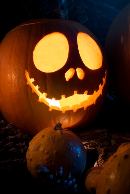 Abóboras de Halloween com luz azul