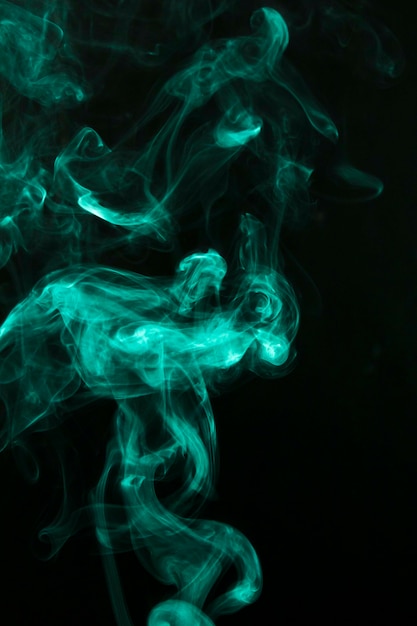 Abstrato preto com fumaça verde brilhante