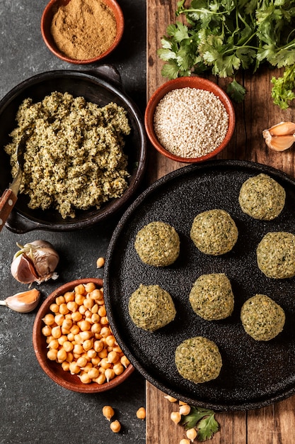 Foto grátis acima, veja a saborosa composição de comida judaica