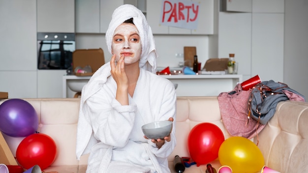 Foto grátis adolescente fazendo ritual de ressaca