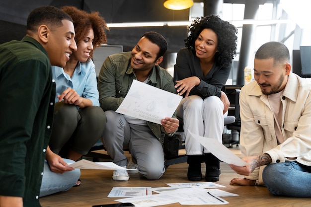 Agência de marketing autêntica, pequena e jovem