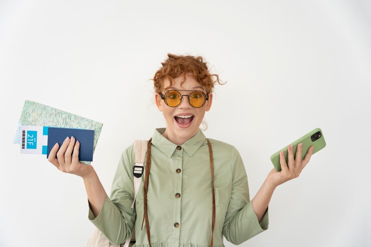 Foto grátis agente de viagens que oferece planejamento de viagens para clientes