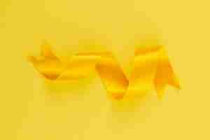 Foto grátis ainda vida de fita amarela