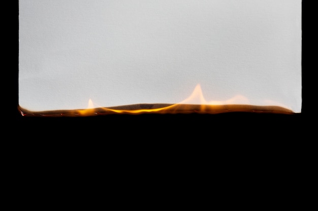 Foto grátis ainda vida de fundo de papel ardente