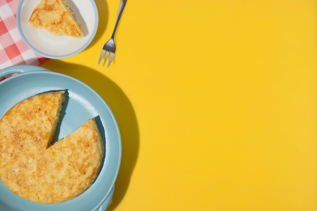 Foto grátis ainda vida de tortilha espanhola