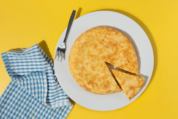 Foto grátis ainda vida de tortilha espanhola