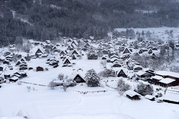 Aldeia de Shirakawago no inverno, Japão.