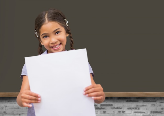 Foto grátis alegres mãos trêmulas elementar de aprendizagem acordo