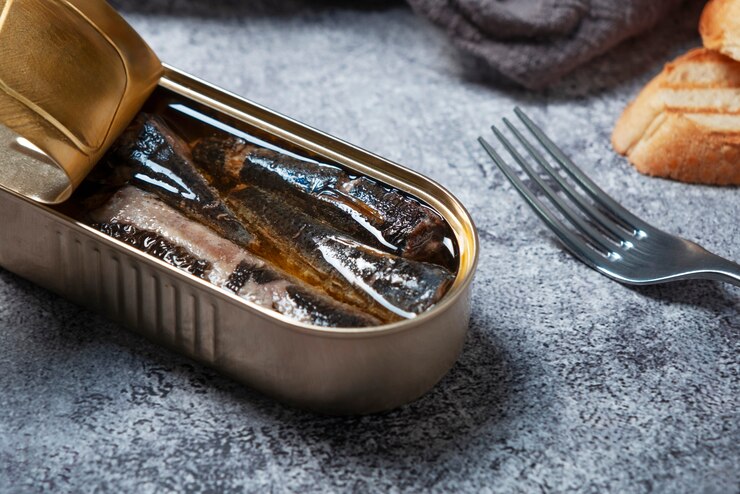Foto grátis alimentos embalados em lata ainda vida
