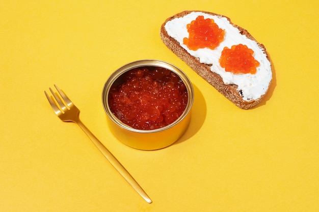 Foto grátis alimentos embalados em lata ainda vida