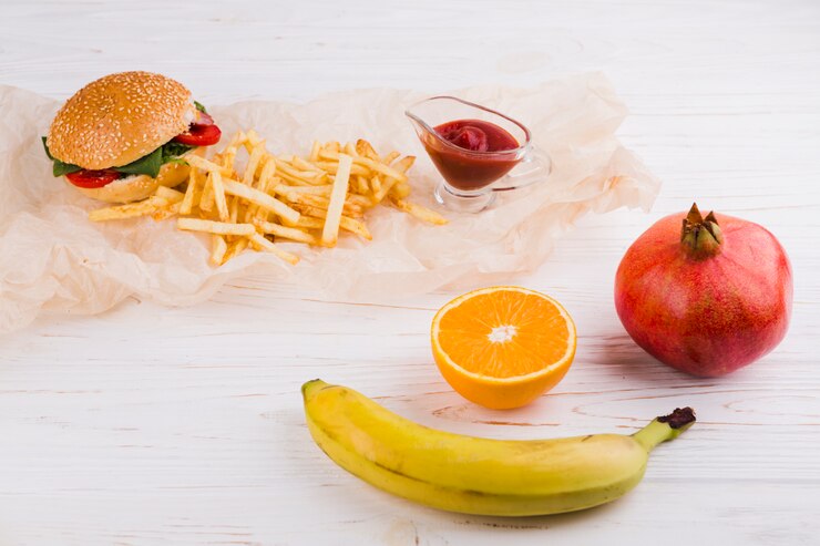Foto grátis alimentos saudáveis e insalubres