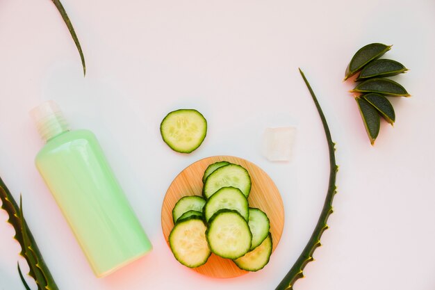 Aloe vera e pepino com creme de beleza