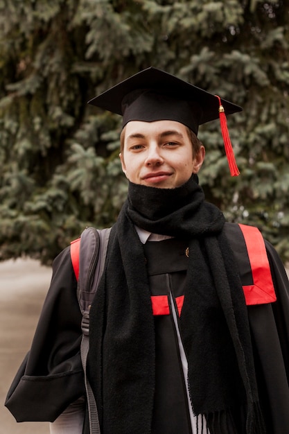 Aluno graduado em retrato