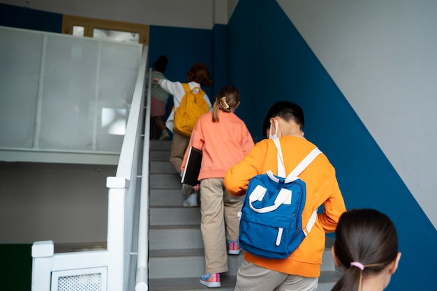 Alunos da criança na escola