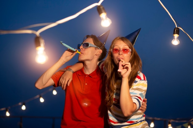 Foto grátis amigos de tiro médio na festa