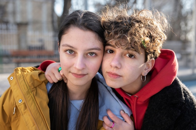 Foto grátis amigos passando tempo juntos