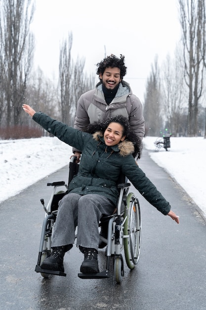 Foto grátis amigos se divertindo juntos