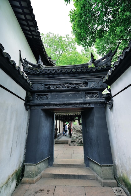 Foto grátis antiga porta chinesa em xangai