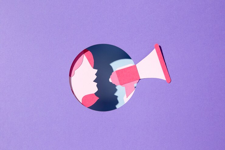 Foto grátis anuncie em voz alta com estilo de papel de megafone