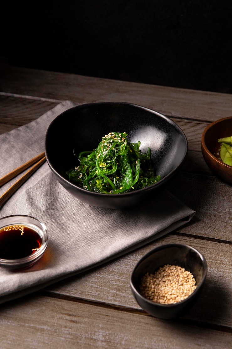Foto grátis aproxime-se com uma deliciosa comida asiática