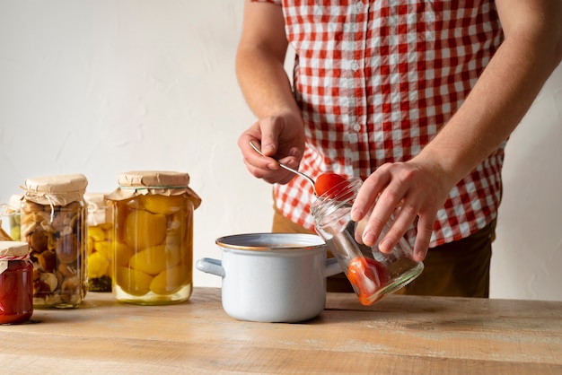 Foto grátis aproxime-se do método de preservação de alimentos