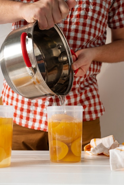 Foto grátis aproxime-se do método de preservação de alimentos