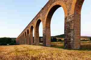 Foto grátis aqueduto romano em navarra