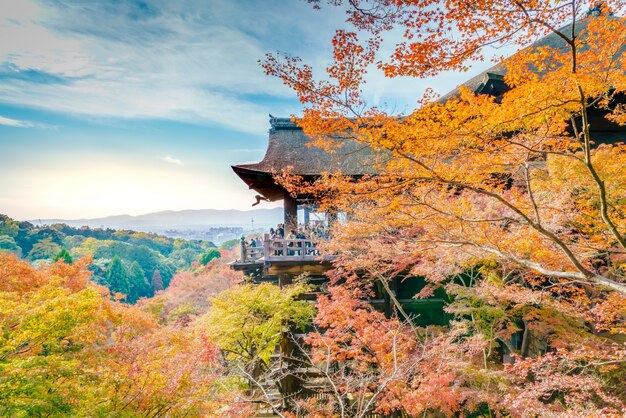 Arquitetura bonita em Kiyomizu-dera Temple Kyoto, Japão