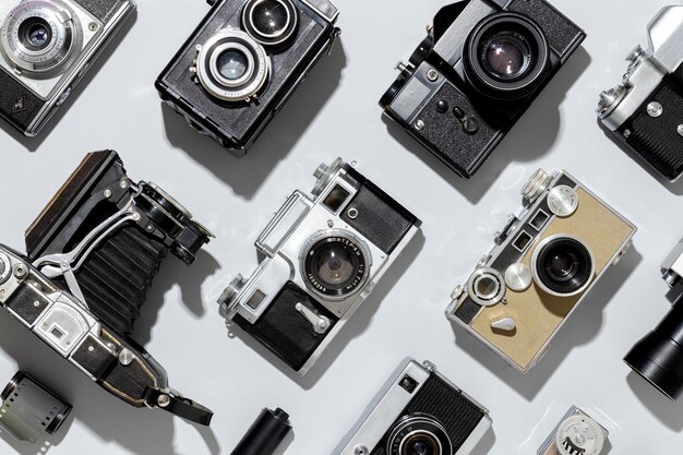 Arranjo de câmeras fotográficas vintage