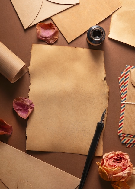 Arranjo de cartas de amor de vista superior