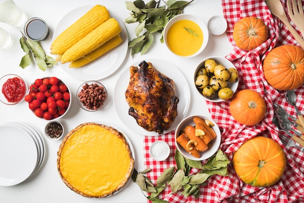 Foto grátis arranjo de comida deliciosa e plana