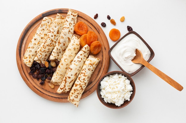 Arranjo de comida deliciosa e plana