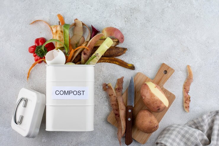 Foto grátis arranjo de composto feito de comida estragada