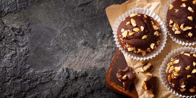 Arranjo de confeitaria doce com espaço de cópia