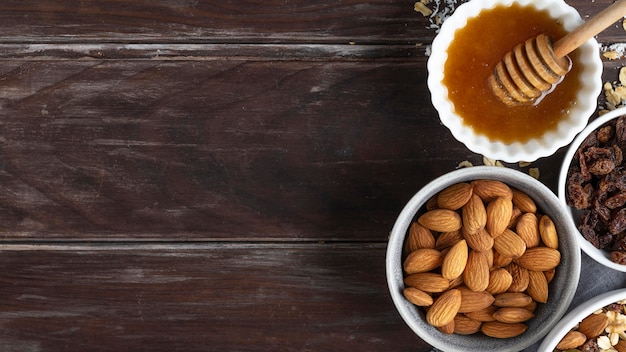 Foto grátis arranjo de deliciosos ingredientes na cozinha