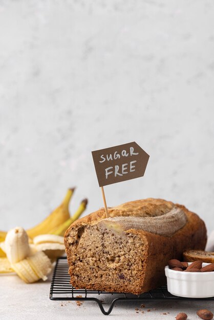 Foto grátis arranjo de pão de banana sem açúcar