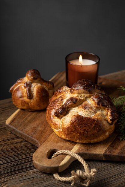 Arranjo de pão delicioso de mortos