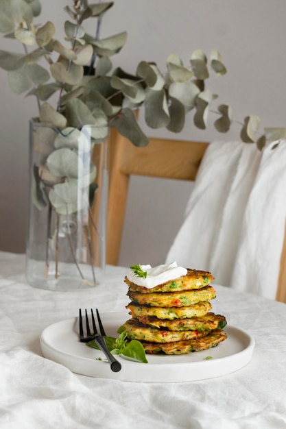 Arranjo de uma deliciosa refeição saudável na mesa