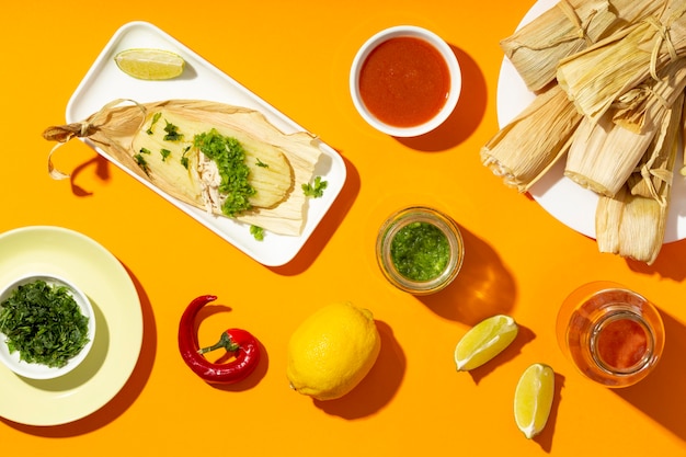 Arranjo de vista superior de ingredientes de tamales