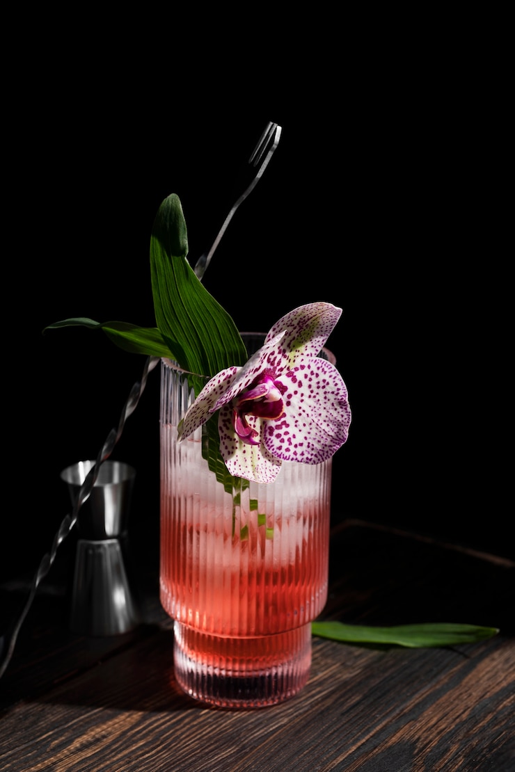 Foto grátis arranjo elegante de álcool vegano