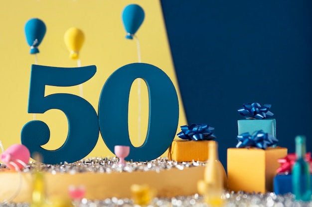 Arranjo festivo de 50 anos com balões