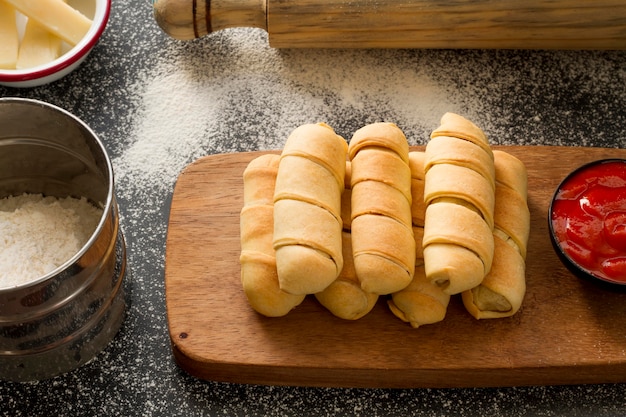 Arranjo tradicional de palitos de queijo venezuelano